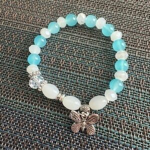 5/$25 Beautiful Blue Stretchy Bracelet